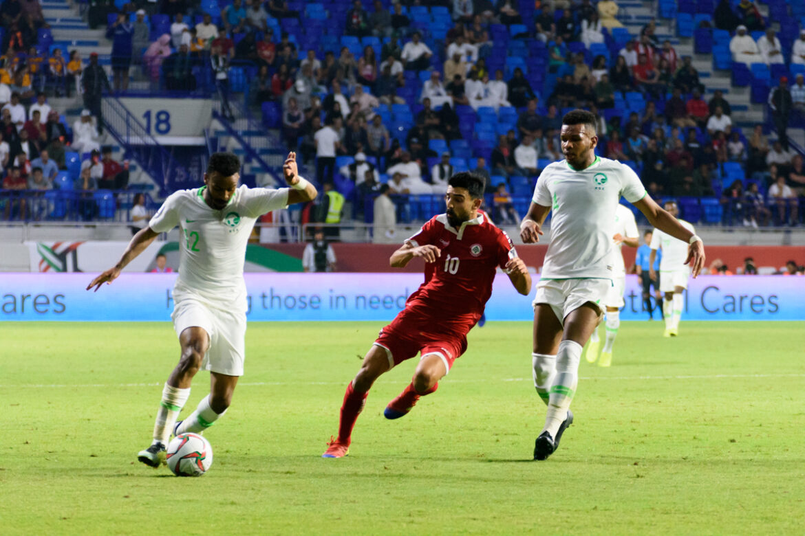 Voetballer WIPPED op het veld in Saudi Super Cup | VIDEO
