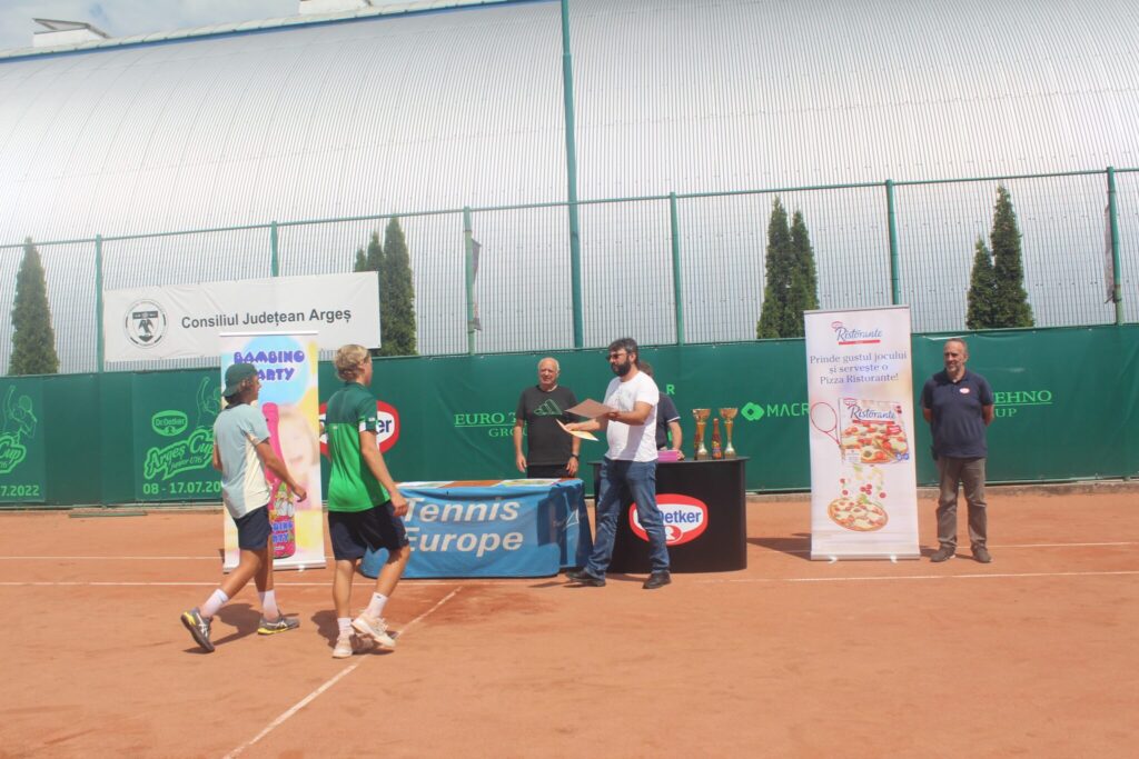 100 atleten, aanwezig bij het tennistoernooi waar de Spaanse vice-kampioen aan deelnam!