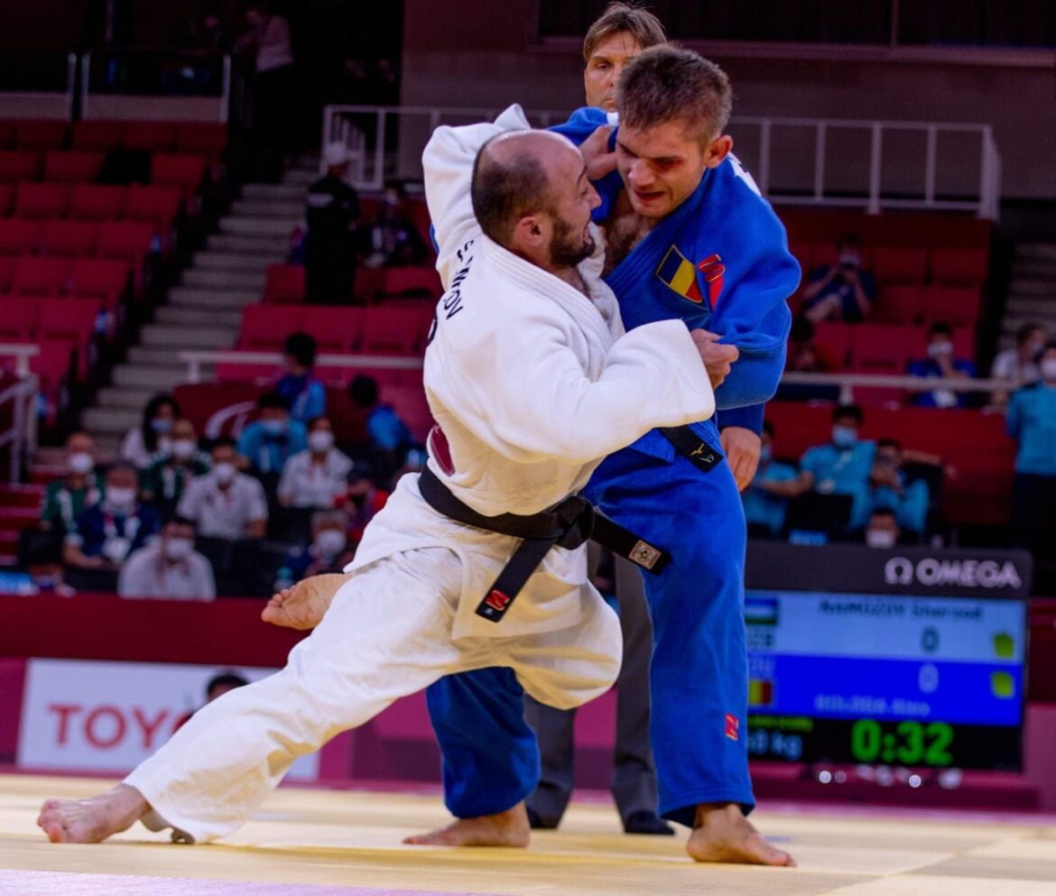 Alex Bologa heeft sinds zijn zesde niet meer gezien, maar wint medailles in JUDO, gaat wandelen en schaatsen