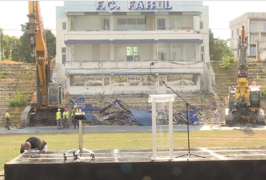 De sloop van het oude “Gheorghe Hagi” stadion is begonnen! Wat de burgemeester van Constanta aankondigt