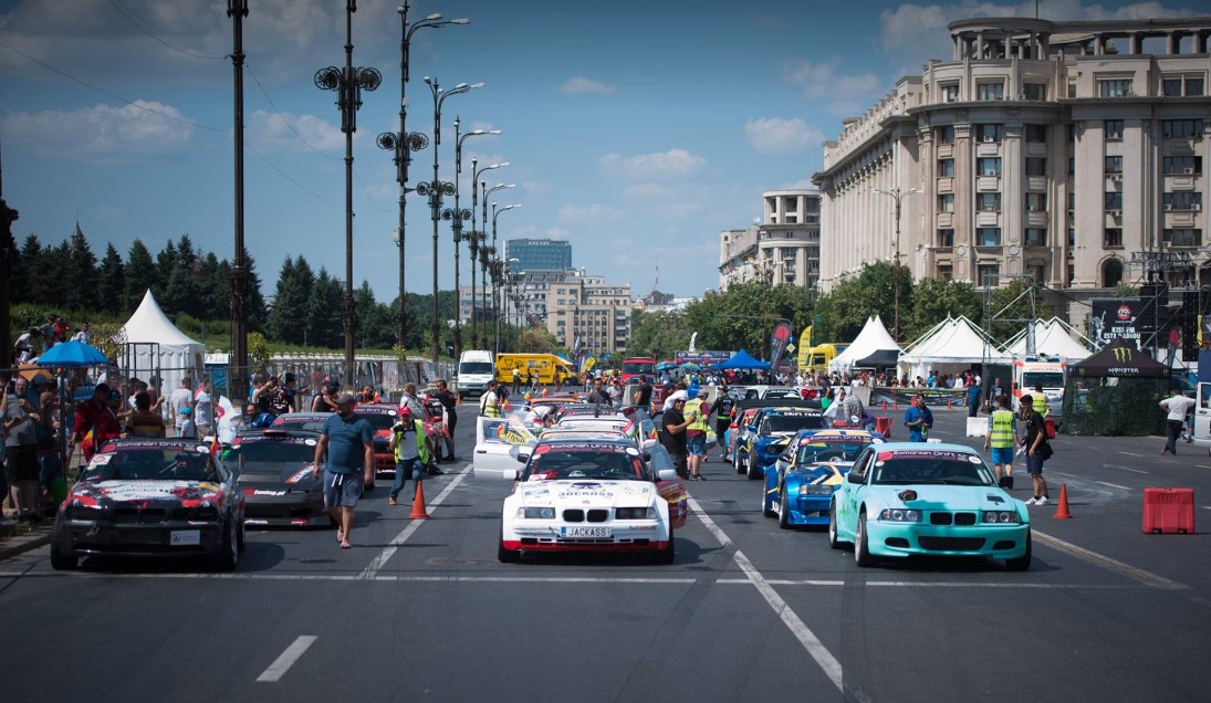 Constitution Square, drifting SHOW voor zaterdag en zondag! 70 coureurs zullen aanwezig zijn op het evenement