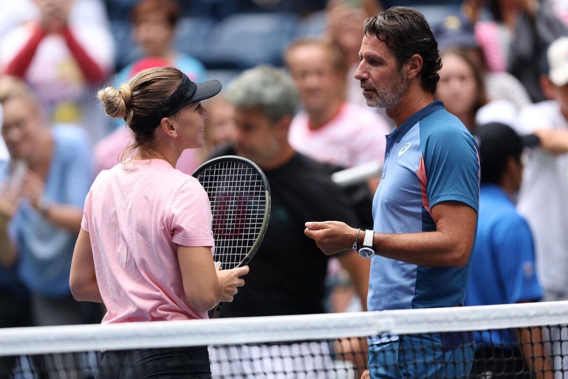 Patrick Mouratoglou, HARD reactie na schorsing Simone Halep: “Het proces en de ITIA waren totaal oneerlijk en dit is volledig onaanvaardbaar”