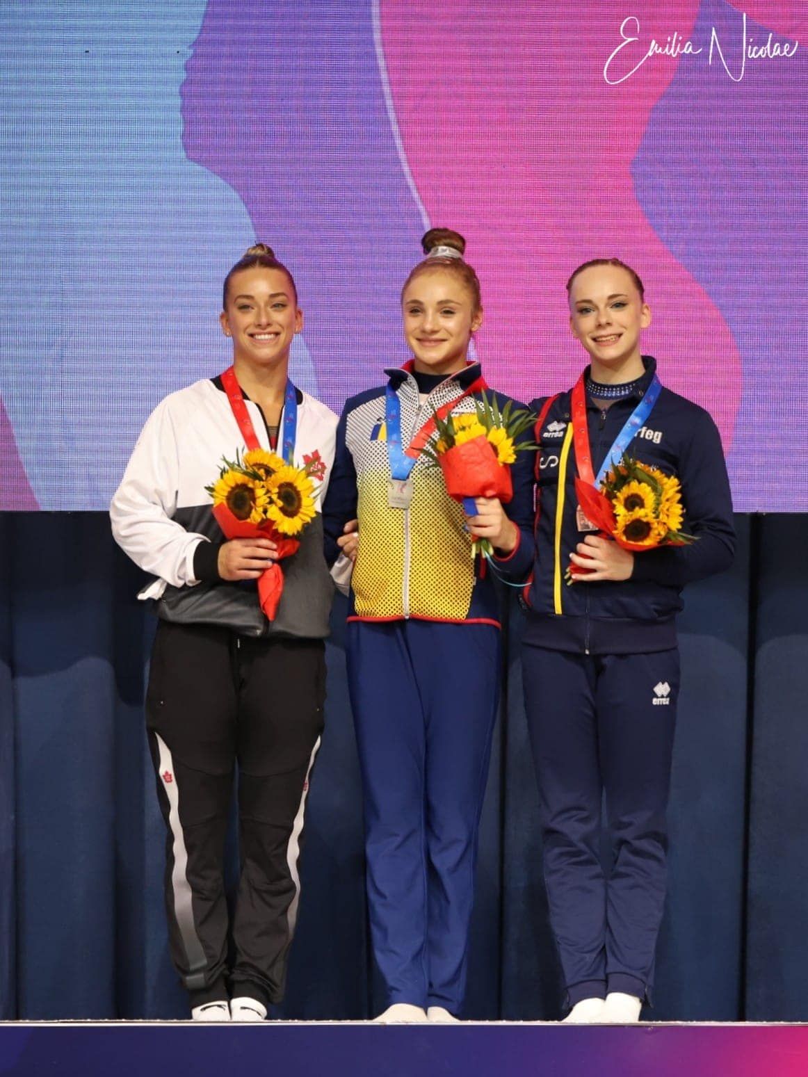 Sabrina Voinea PROVOCES Simone Biles op het WK Artistieke Gymnastiek: ‘Ik vecht zij aan zij met haar’