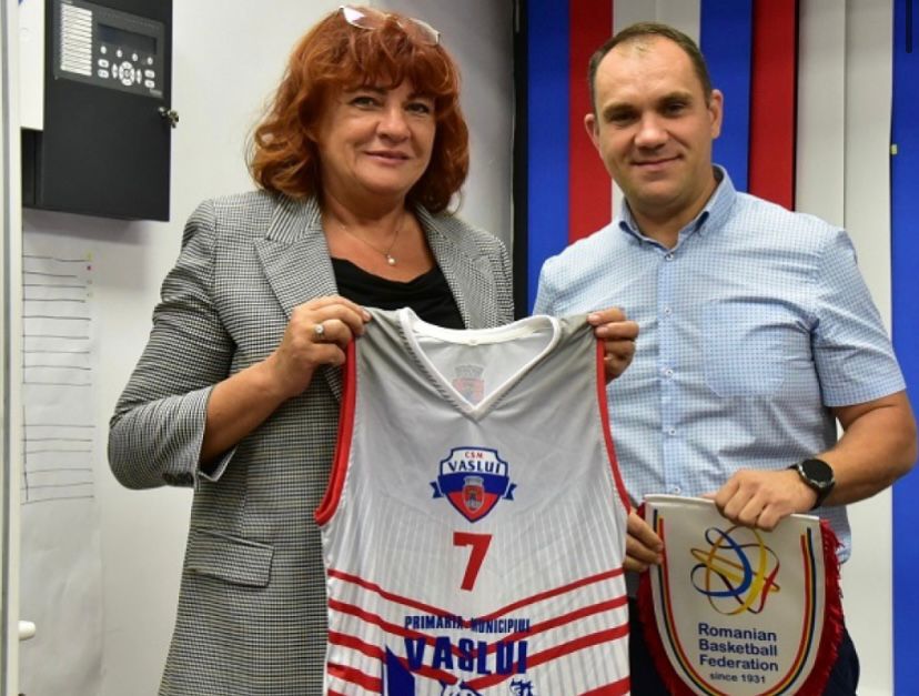 Carmen Tocală promoot 4×4 BASKETBALL op scholen en middelbare scholen! Waar was het FRB hoofd aanwezig