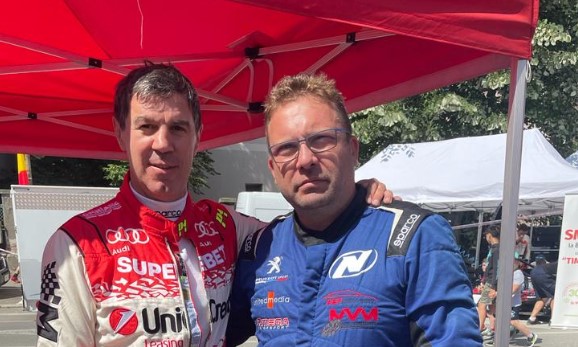 Mihai Leu brengt een LAMBORGHINI naar de Super Rally in het centrum van de hoofdstad! Waar het luxe voertuig te bewonderen is