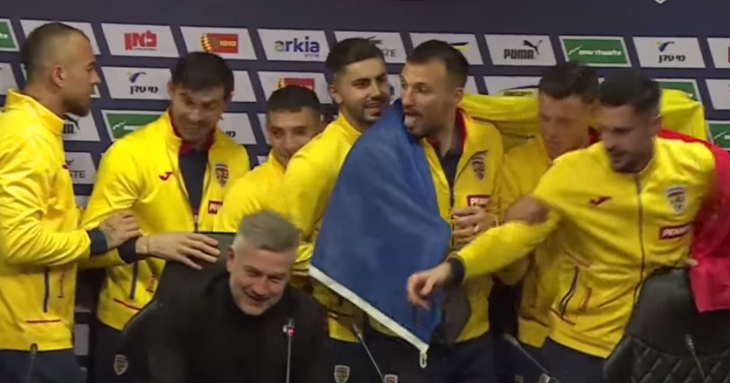 Waanzin op de persconferentie na Israël-Roemenië! De Tricoloreanen tilden coach Edi Iordănescu van zijn stoel | VIDEO